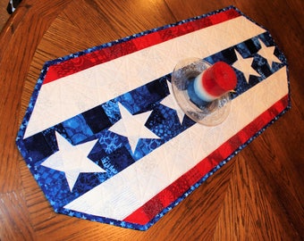 Patriotic Table Runner Quilt, Choose your Size! MADE TO ORDER - Red, White and Blue Quilt, 4th of July, Independence Day Quilted Runner,