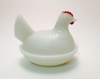 Vintage Milk Glass Small Hen on a Nest