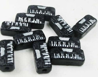10 Tiny Keyboard Beads - CB686