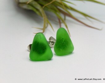 Mermaid Post Earrings - TRIANGLE - Organic Sea Glass Earrings with Genuine Natural Amalfi Sea Glass bottle green / recycle / vintage / nr123