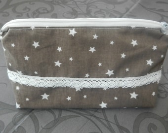 Romantic pouch with lace