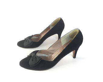 Black pumps, black heels, size 8 shoes, size 85 vintage shoes, Suede shoes, bow shoes, vintage shoes, black shoes, size 8 shoes