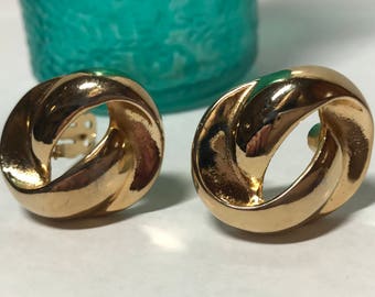 Vintage Gay Boyer gold tone swirl type clip on earrings