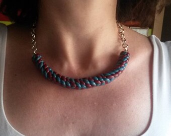 Dark and celestial Maxi magenta necklace