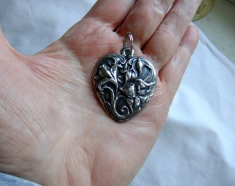 Molded Sterling Silver Flower Heart Pendant