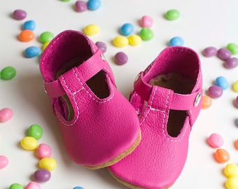 SPRING T-strap Leather Baby Moccasins, tstrap, Soft Soles, Crib Shoes, leather mary janes, baby moccs, toddler moccasins