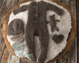 Newborn footed romper with lovely heart, bonnet and a little bear