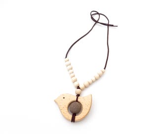 Babywearing necklace / nursing Brown Birdie