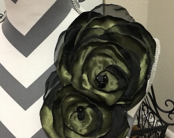 Midnight & Olive ~ flower pin