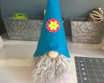 Summer beach flamingo gnome