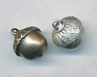 ACORN CHARM, DIMENSIONAL---5/8" 4 pieces