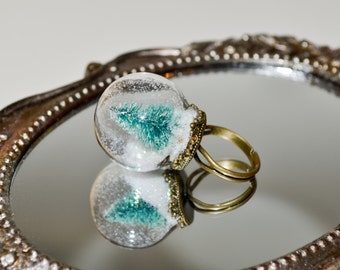 Globe Ring, Miniature Christmas Tree Ring, Holiday Jewelry, Alternative Christmas Tree, Snow Globe Ring, Glass Ball Ring, Christmas Jewelry