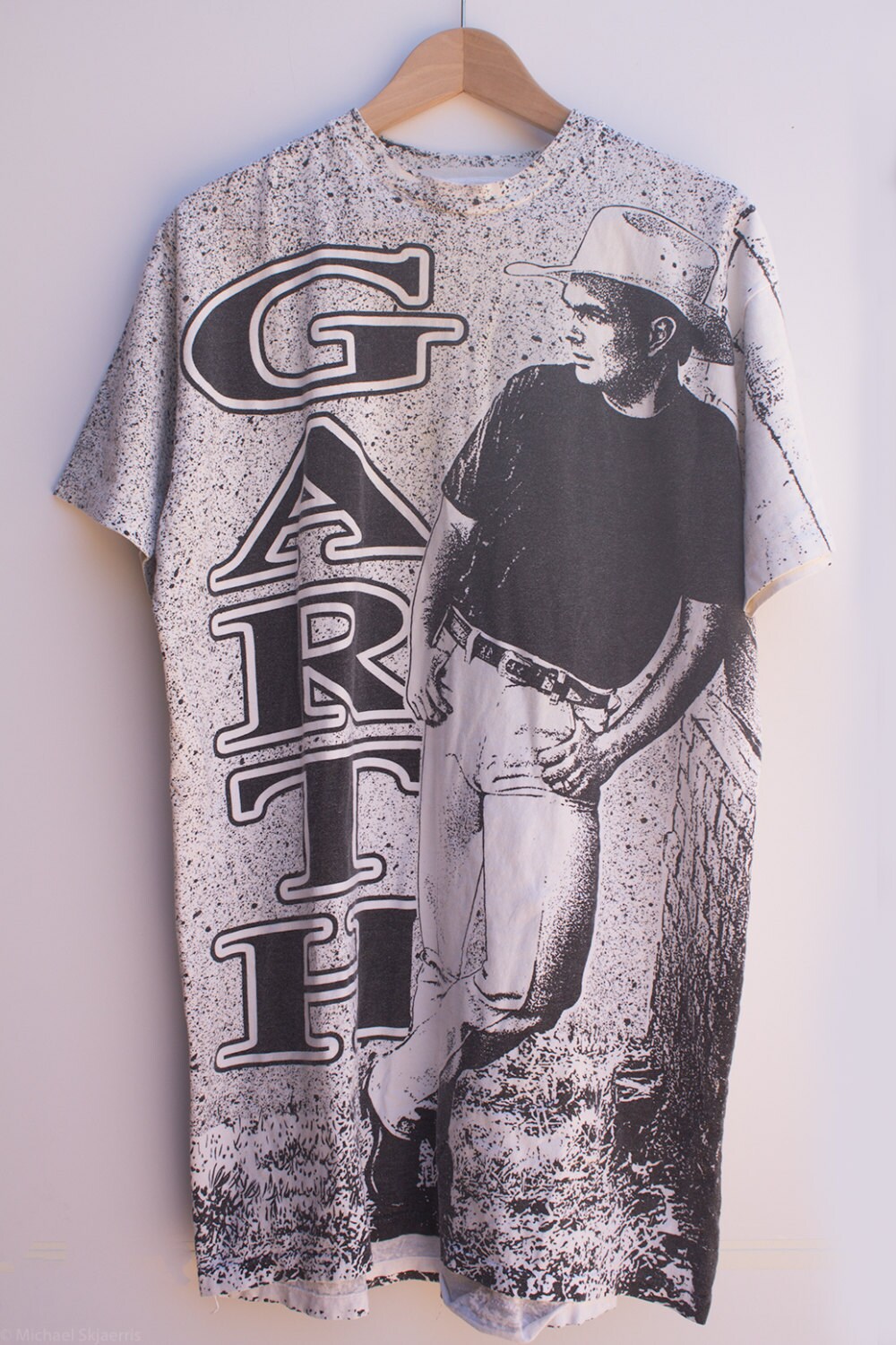 Oversize 90's Vintage Garth Brooks Black and White