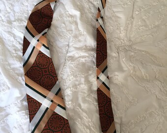 Vintage 1970s Resisto Mens Necktie - Red, White and Gold