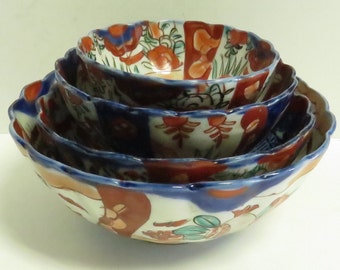 4 Antique Japanese Imari Hand Painted Graduated Serving Bowls w/ Scalloped Edge.