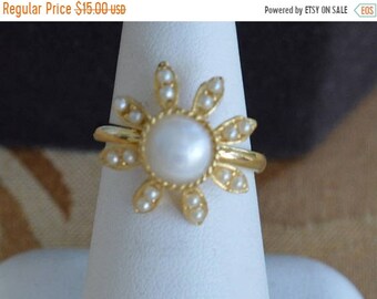 On sale Faux Pearl Floral Ring, Gold tone, Adjustable, Size 5-1/2-7, Vintage (AE1)