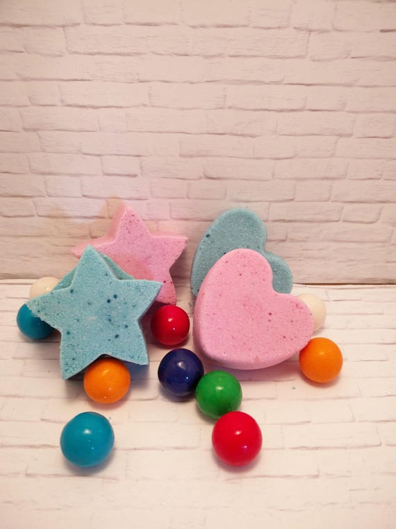 Kids safe bath bomb pink blue heart star Bubblegum scent