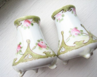 Vintage porcelain salt and pepper shakers, floral porcelain shakers, white floral ceramic shakers, salt and pepper