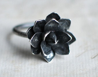 Mothers Day Gift, pressed flower jewelry, Succulent Ring, Botanical, Nature Lovers Gift, Silver succulent, Nature Inspired, Terrarium Rings