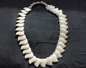 nice bakelite necklace