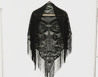 great lace | vintage wrap | shawl | fringe | black throw | 1960s/60s