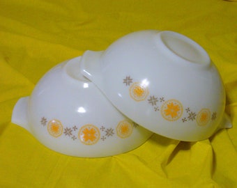 Pyrex Town and Country 4 Qt. Cinderella Bowl, Pyrex #444, Pyrex Orange and Brown Glass Mixing Bowls