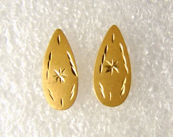 Teardrop Shaped 14K Gold Pierced Earrings