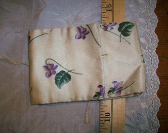 Needle case with violets 19th century silk