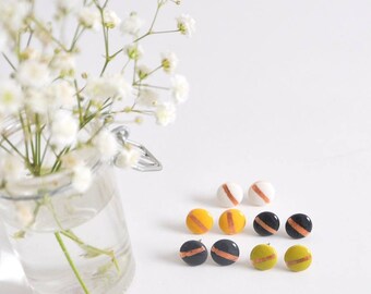 Small round wooden studs. Wooden earrings. Studs. Post earrings. Modern jewelry. Modern earrings. Minimalistic earrings.
