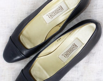 Vintage Womens Shoes Size 8.5 // 90s Bandolino Flats // Navy Blue // Mod Dressy Dark Blue