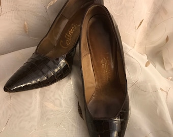 1940's Vintage pointed toe crocodile pumps
