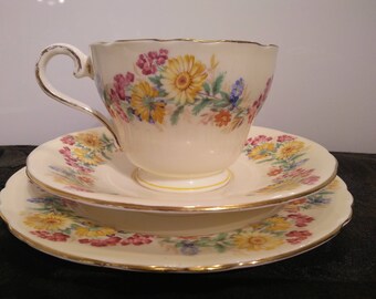 Vintage Aynsley Tea Cup ~ Saucer ~ Plate Trio 1960s England