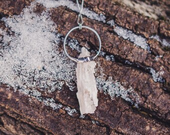 Queen Of Ice - SCOLECITE NECKLACE