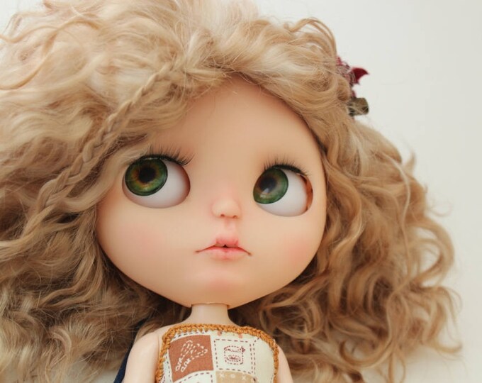 Custom blythe doll