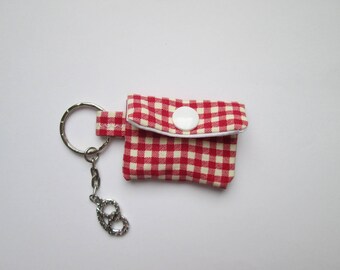Key chain mini purse Plaid red pretzel