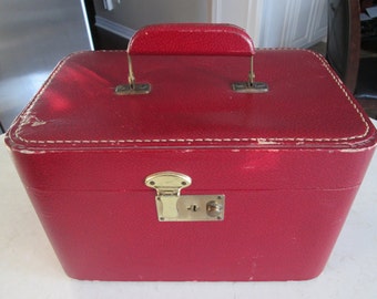 Vintage Make Up Case Carry On Train Case