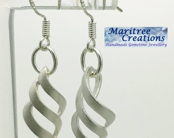 925 sterling silver lattice earrings.