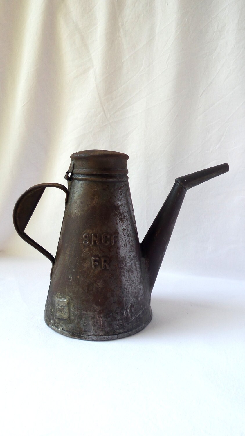 Burette huile SNCF ancienne / bidon de pétrole ancien / outil