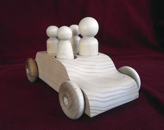 Family Sedan with Peg Dolls, Unfinished Wood