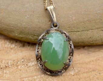 Vintage Sterling Silver Sorrento . Green Stone. Dainty Necklace