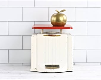 Vintage Kitchen Scale Vintage Scale Old Scale Farmhouse Scale Art Deco Scale Antique Scale Red and White Scale Farmhouse Decor Rustic Scale