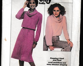 Simplicity 8162 Misses' Jiffy® Knit Pullover Top and Skirt