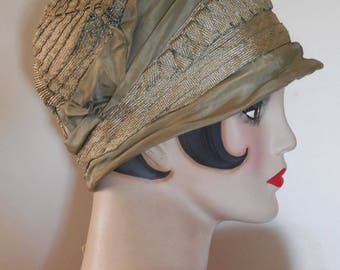 Vintage 1920 Sea Foam Green Silk Cloche