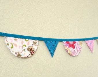 Fabric garland with scallops and triangles