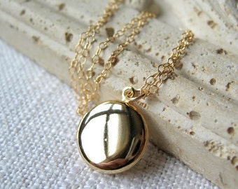Gold Locket Necklace, Delicate Necklace, Gold Locket, Vintage Gold Locket, 14K Gold Filled Necklace, Family Photos, Photo Locket, Jewelry