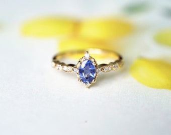 Sapphire Engagement Ring Vintage Blue Sapphire Engagement Ring Platinum White Gold Blue Sapphire Wedding Ring Antique Vintage Sapphire Ring