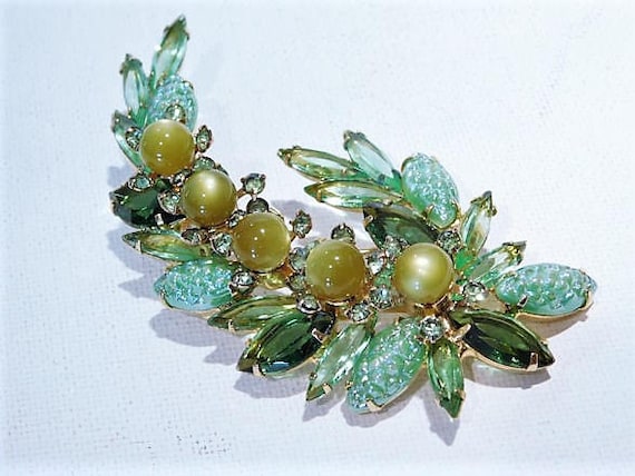 Juliana Brooch / BOOK PIECE / Verified DeLizza Elster Rhinestone Brooch / Mid Century / Designer / Fashion / Jewelry