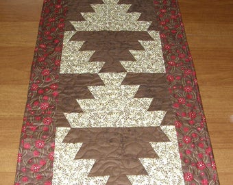 Quilted Table Runner, Table Runner Quilt, Red Brown Green Table Runner Quilt, Patchwork Table Runner, Quiltsy Handmade, Red Brown Quilt