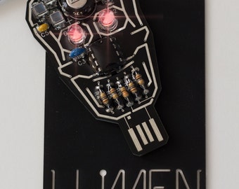 INTERMEDIATE KIT - Make your own Blinking SKULL Solar Powered Electronic Circuit Board Jewelry. Item 6001-30