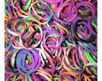 Mixed Tie-Dye ** Rainbow Loom Bands Refill. 600 bands & 24 C-Clips. Guaranteed authentic. Latex-free.